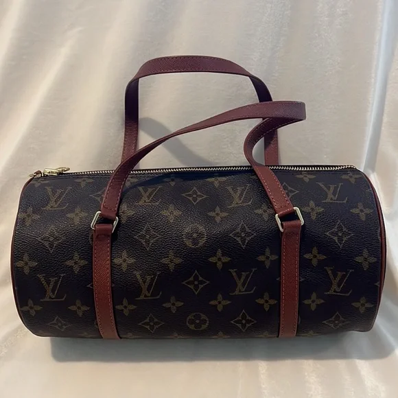 Louis Vuitton Purse - Picture 2 of 8